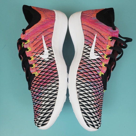 💥 Nike Free TR Flyknit 2 White Black Volt Pink 💥 - Picture 3 of 8